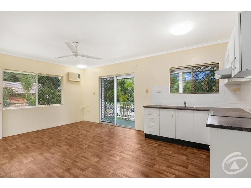 30 Charles Street, Cairns North QLD 4870