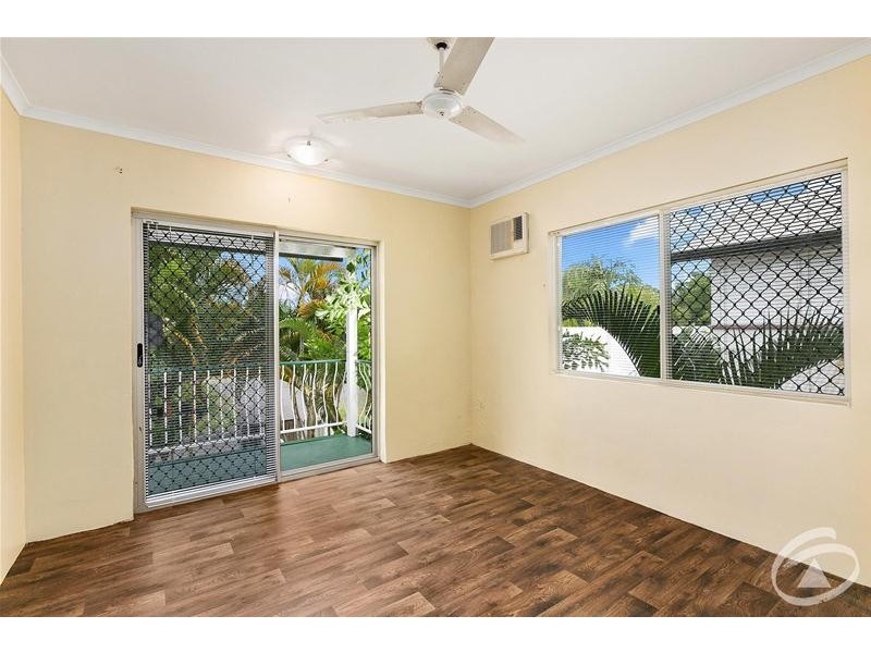 30 Charles Street, Cairns North QLD 4870