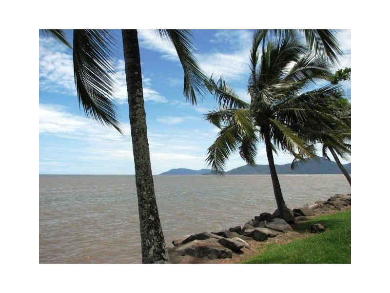 Machans Beach QLD 4878