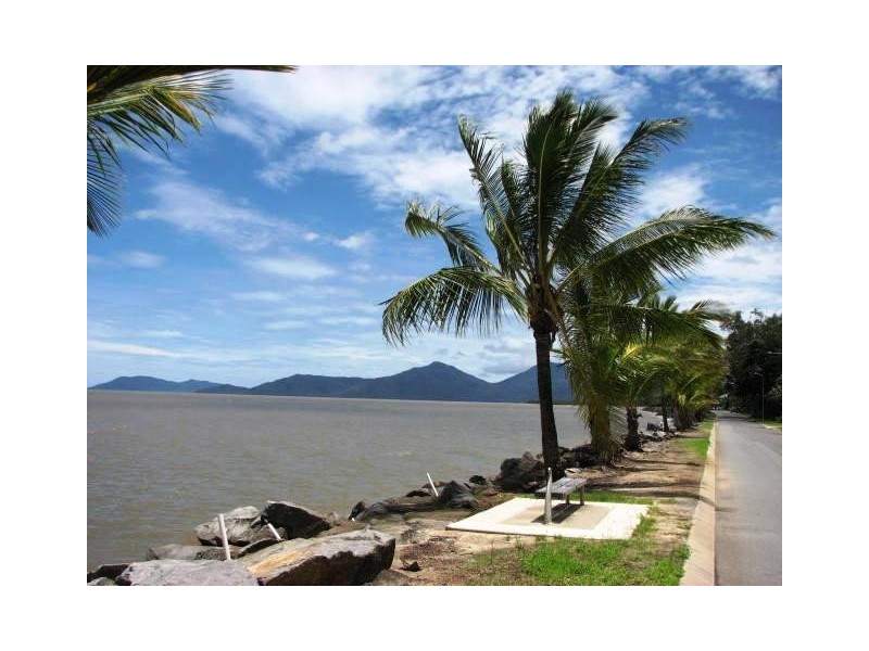 Machans Beach QLD 4878