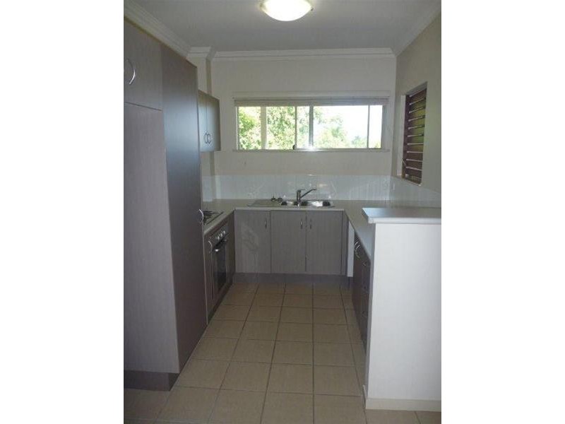 317/2 Centenary  Close, Manoora QLD 4870