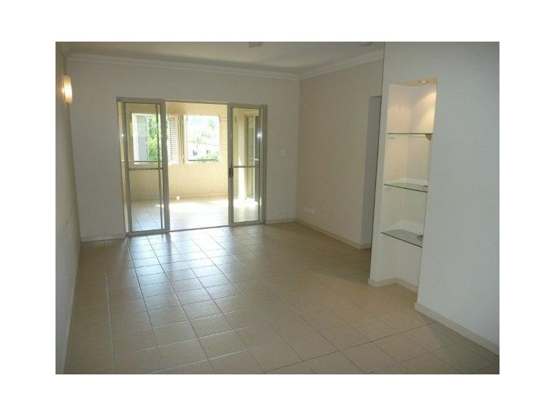 317/2 Centenary  Close, Manoora QLD 4870