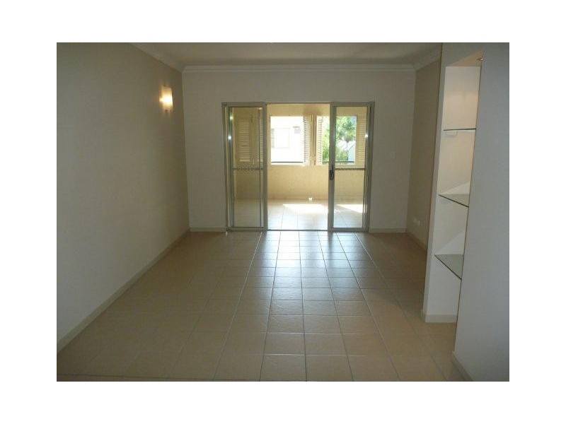 317/2 Centenary  Close, Manoora QLD 4870