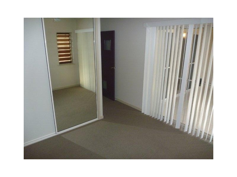 317/2 Centenary  Close, Manoora QLD 4870