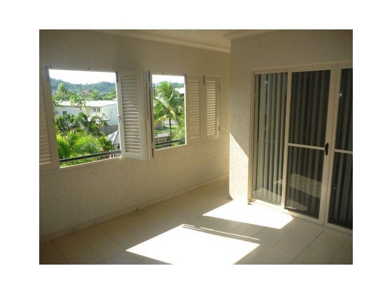 317/2 Centenary  Close, Manoora QLD 4870