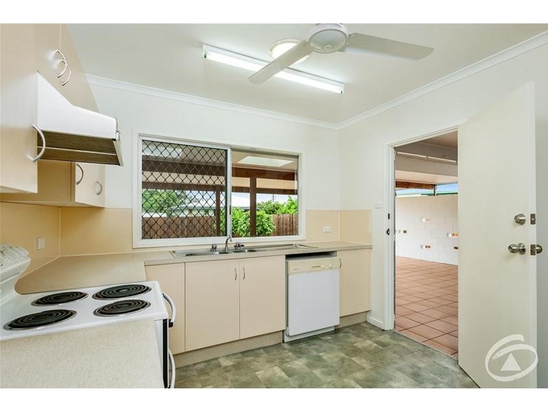 11 Maina Street, Woree QLD 4868