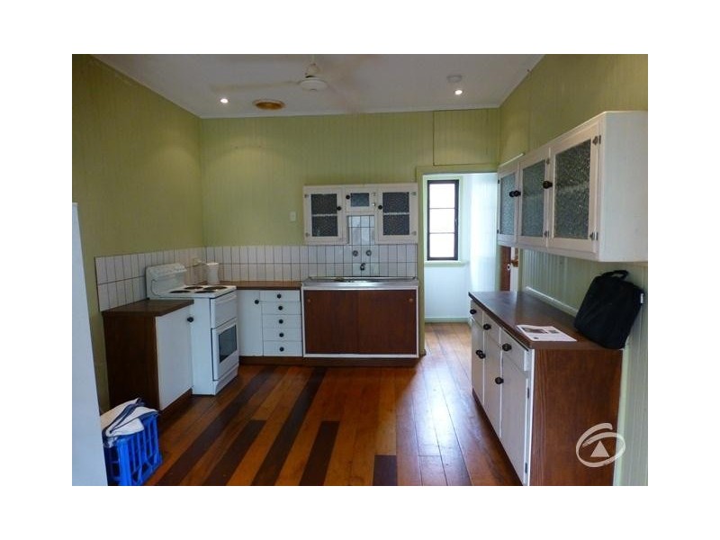 37 Dunn Street, Cairns North QLD 4870