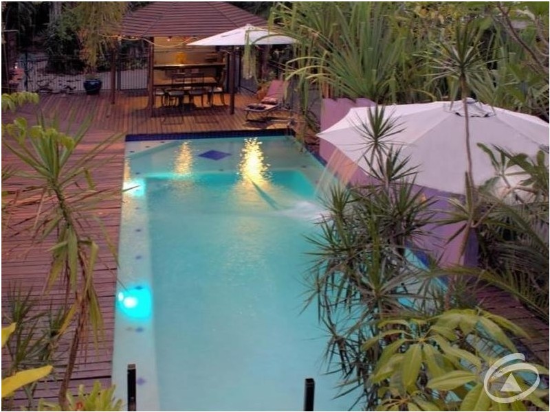 5 Phillips Street, Machans Beach QLD 4878