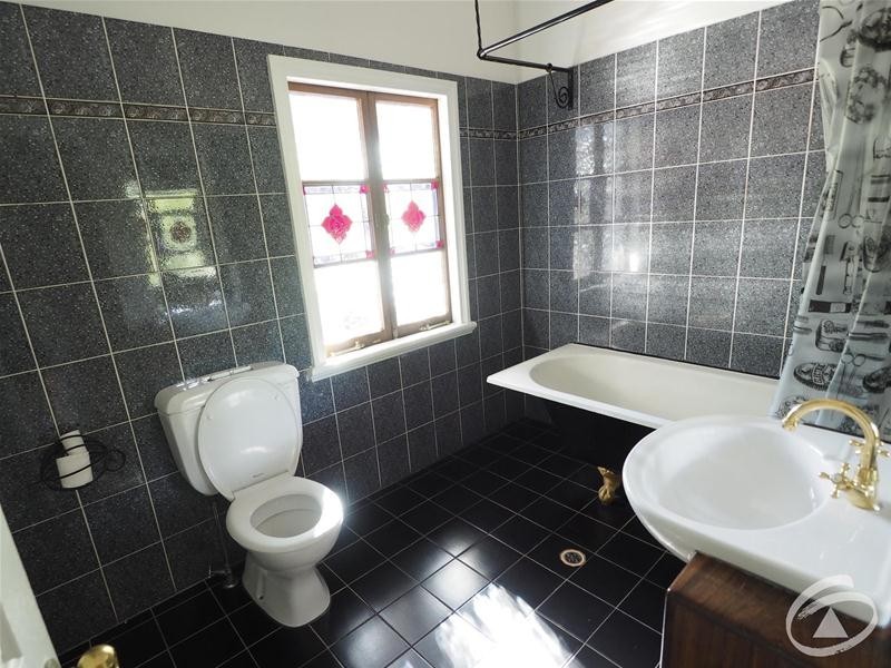 5 Phillips Street, Machans Beach QLD 4878