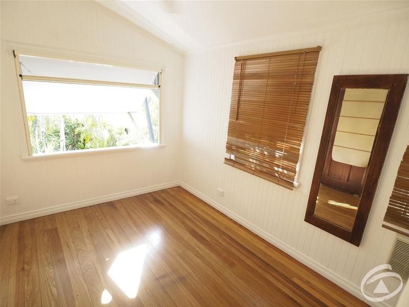 5 Phillips Street, Machans Beach QLD 4878