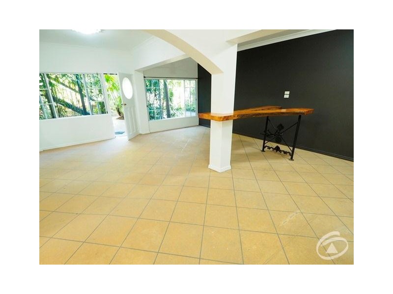 5 Phillips Street, Machans Beach QLD 4878