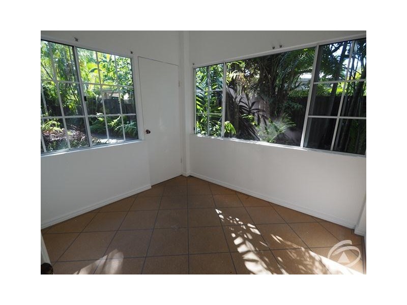 5 Phillips Street, Machans Beach QLD 4878