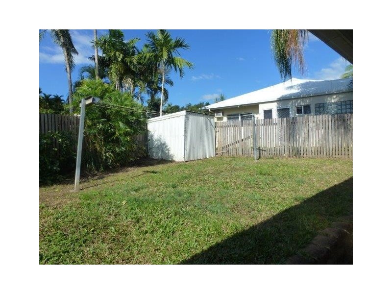 2 Mein Close, Brinsmead QLD 4870