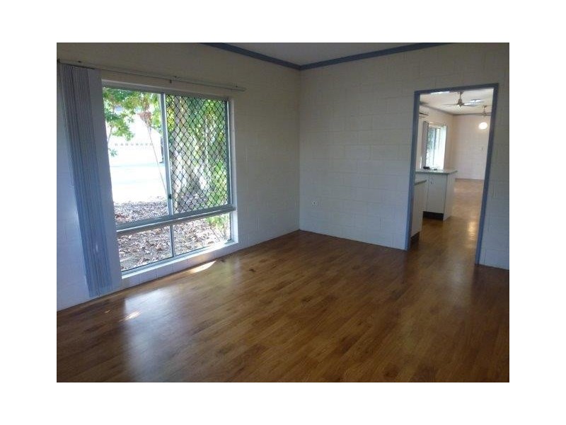 2 Mein Close, Brinsmead QLD 4870