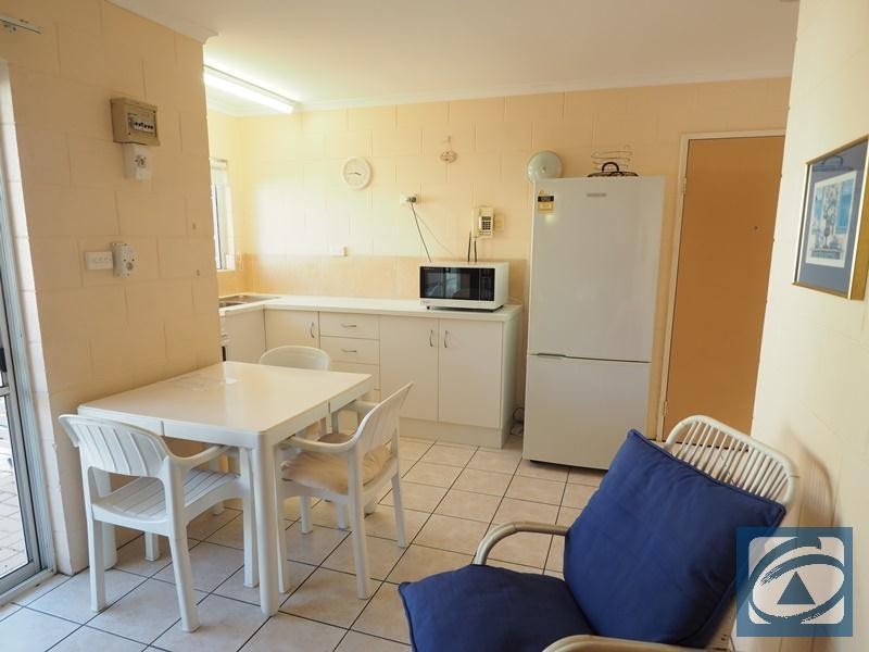 8/33 Rutherford Street, Yorkeys Knob QLD 4878