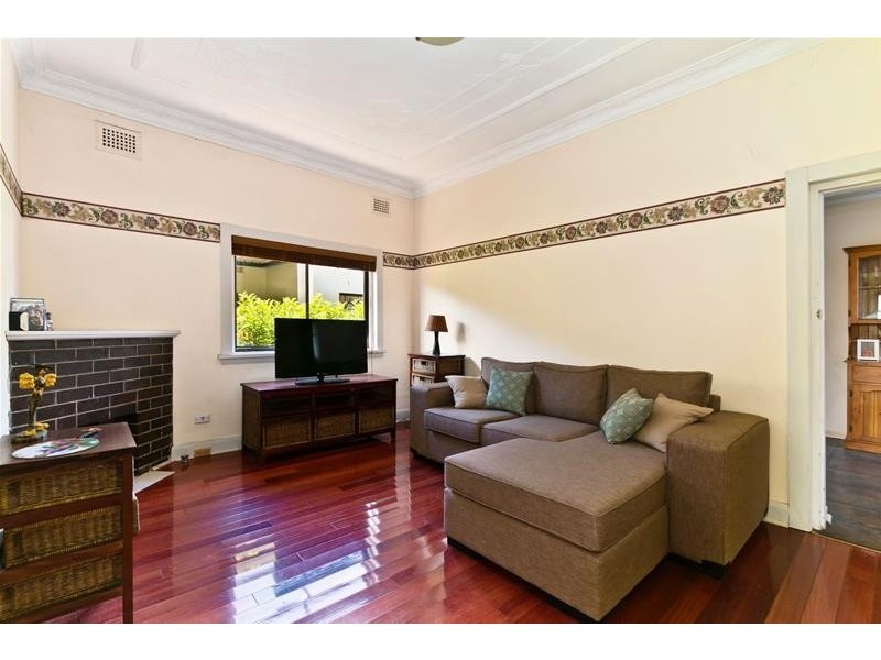 8 Chatfield Avenue, Belfield NSW 2191