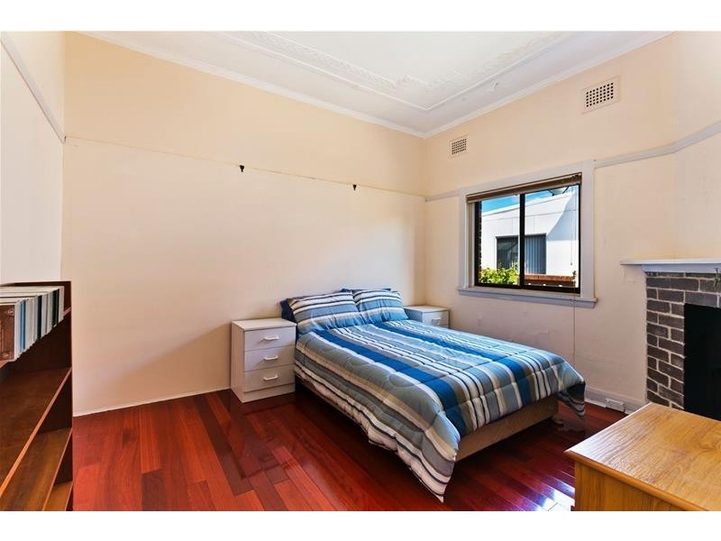 8 Chatfield Avenue, Belfield NSW 2191