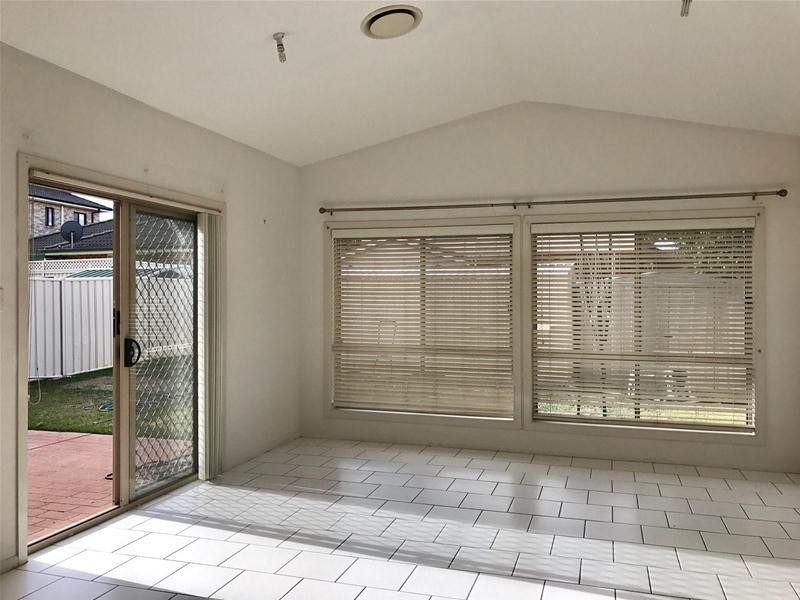 13 Ferraro Crescent, West Hoxton NSW 2171