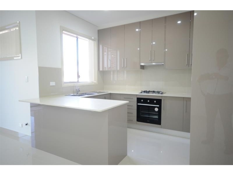 5A Vivienne Street, Woodpark NSW 2164