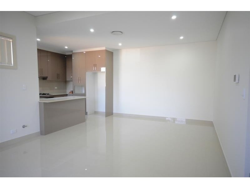 5A Vivienne Street, Woodpark NSW 2164