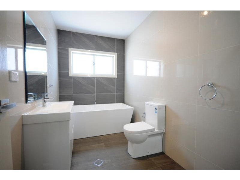 5A Vivienne Street, Woodpark NSW 2164