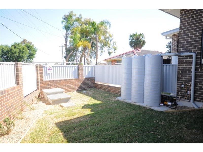 5A Vivienne Street, Woodpark NSW 2164