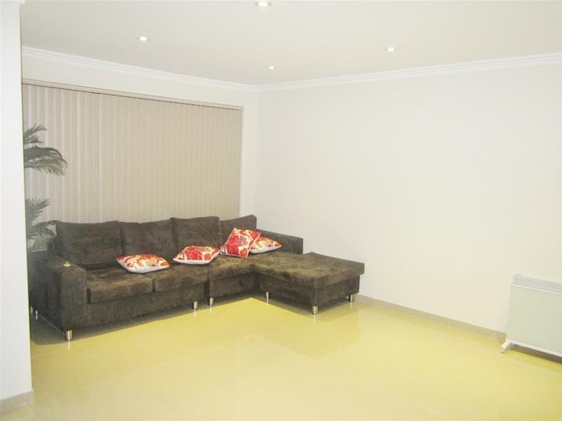 4 Robyn Street, Woodpark NSW 2164