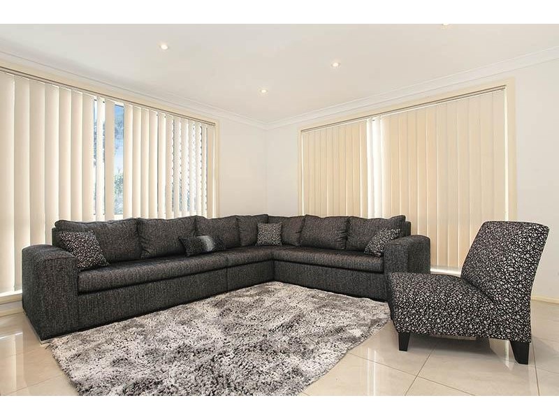 77 Sandra Street, Woodpark NSW 2164