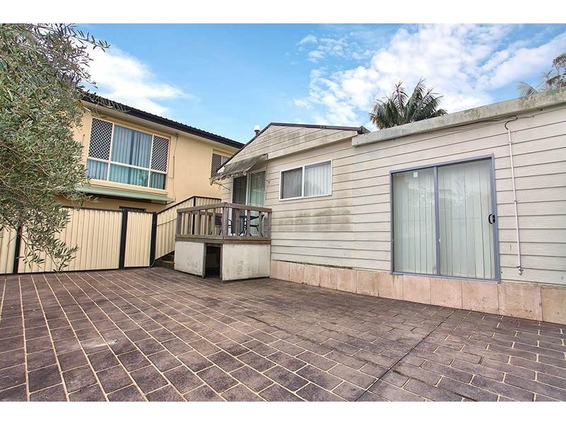 77 Sandra Street, Woodpark NSW 2164