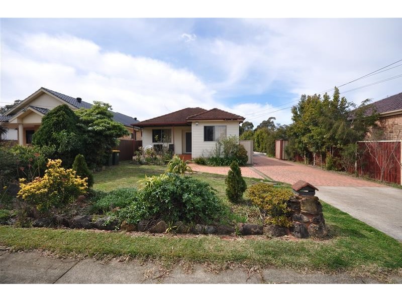 22 & 22A Renfrew Street, Guildford NSW 2161