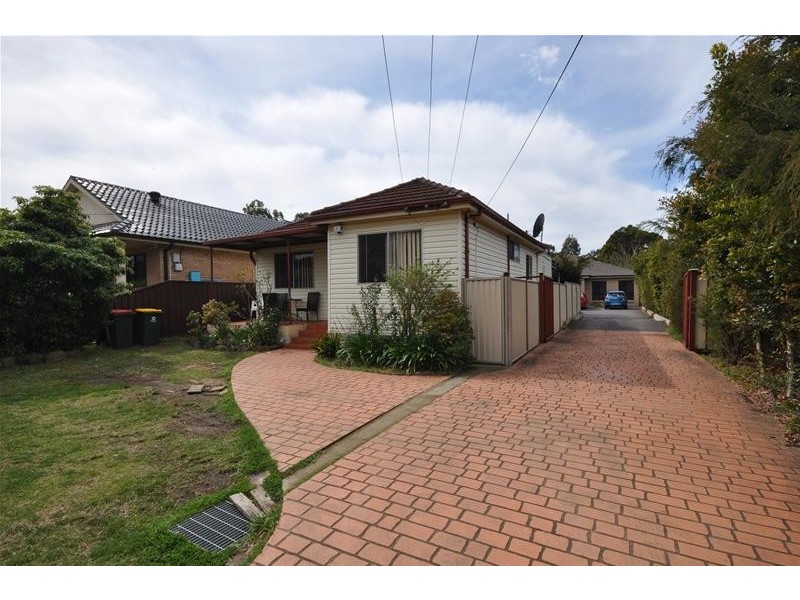 22 & 22A Renfrew Street, Guildford NSW 2161