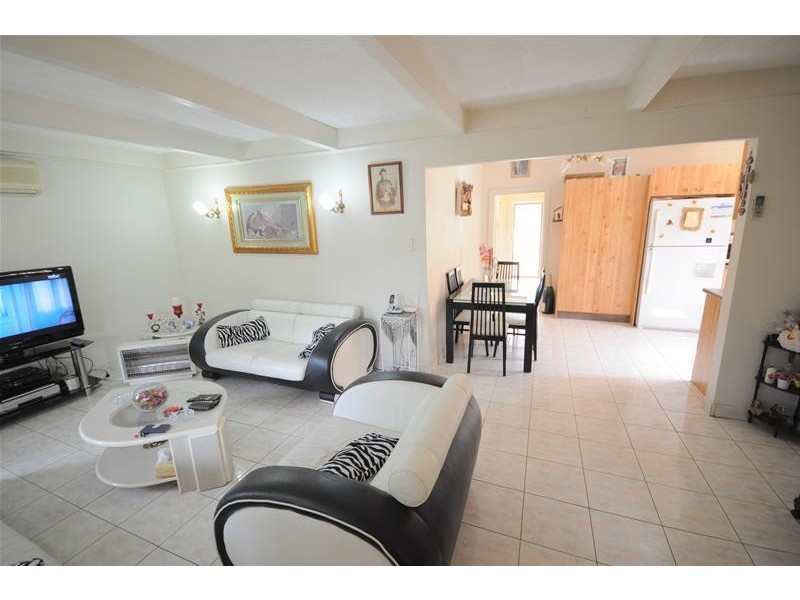 22 & 22A Renfrew Street, Guildford NSW 2161