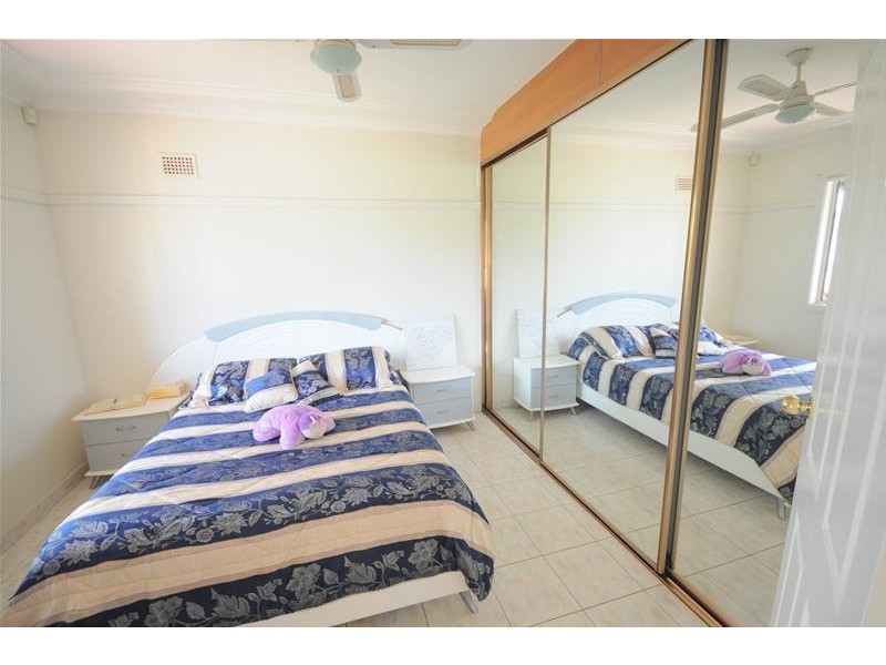 22 & 22A Renfrew Street, Guildford NSW 2161