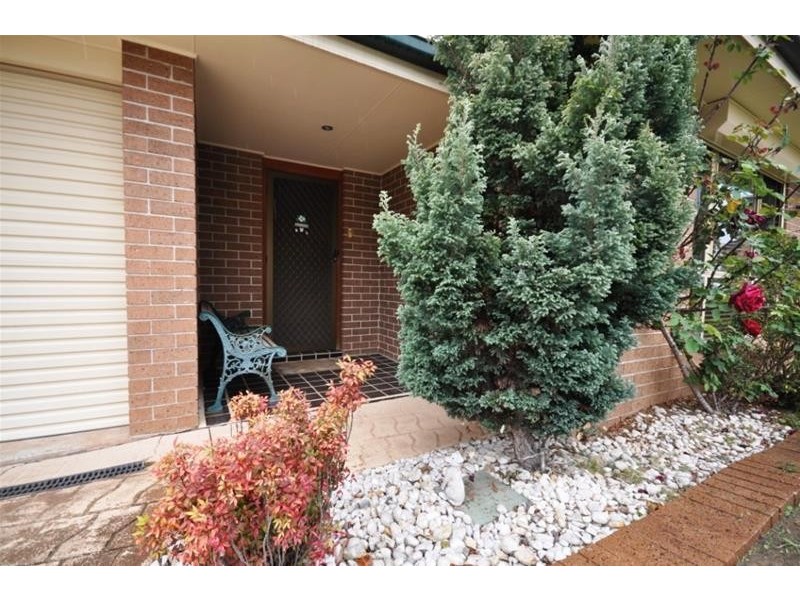 102 Tamworth Crescent, Hoxton Park NSW 2171