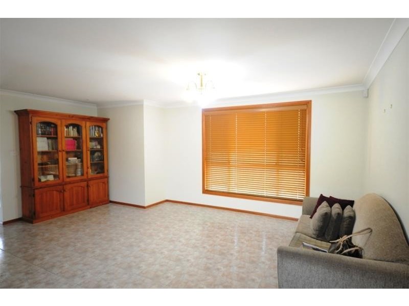 102 Tamworth Crescent, Hoxton Park NSW 2171