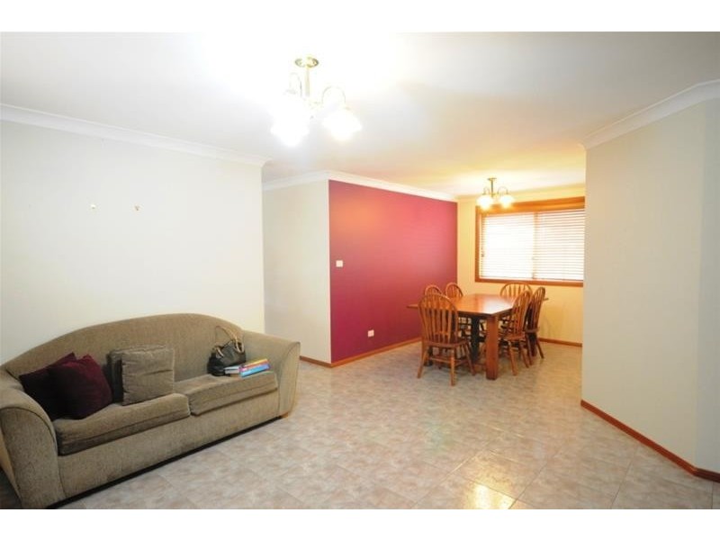102 Tamworth Crescent, Hoxton Park NSW 2171