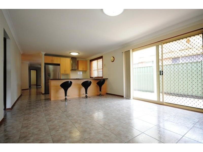 102 Tamworth Crescent, Hoxton Park NSW 2171