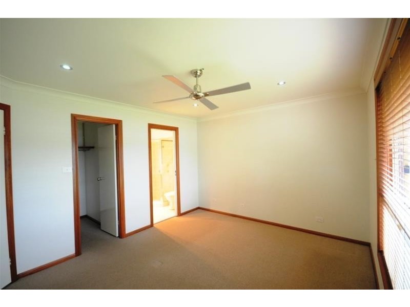 102 Tamworth Crescent, Hoxton Park NSW 2171