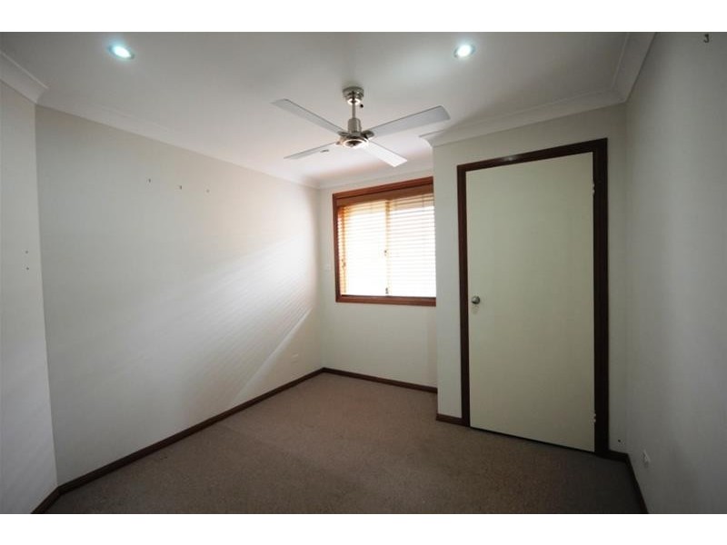 102 Tamworth Crescent, Hoxton Park NSW 2171