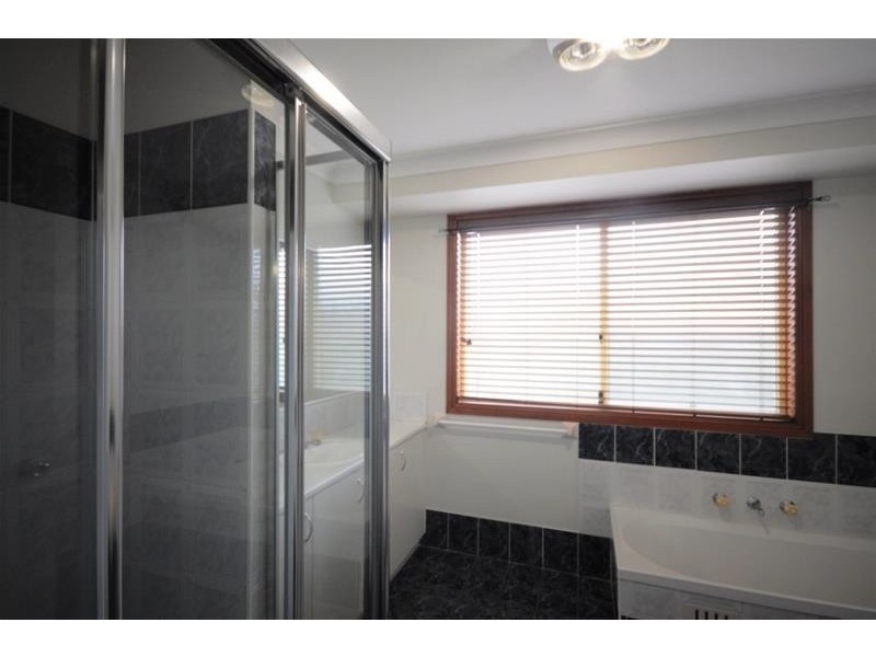 102 Tamworth Crescent, Hoxton Park NSW 2171