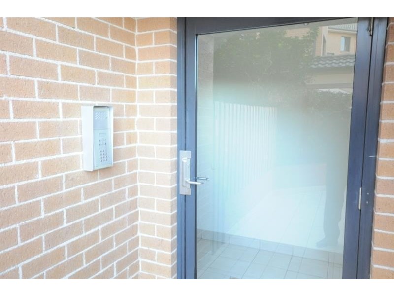 28/10-12 Wingello Street, Guildford NSW 2161