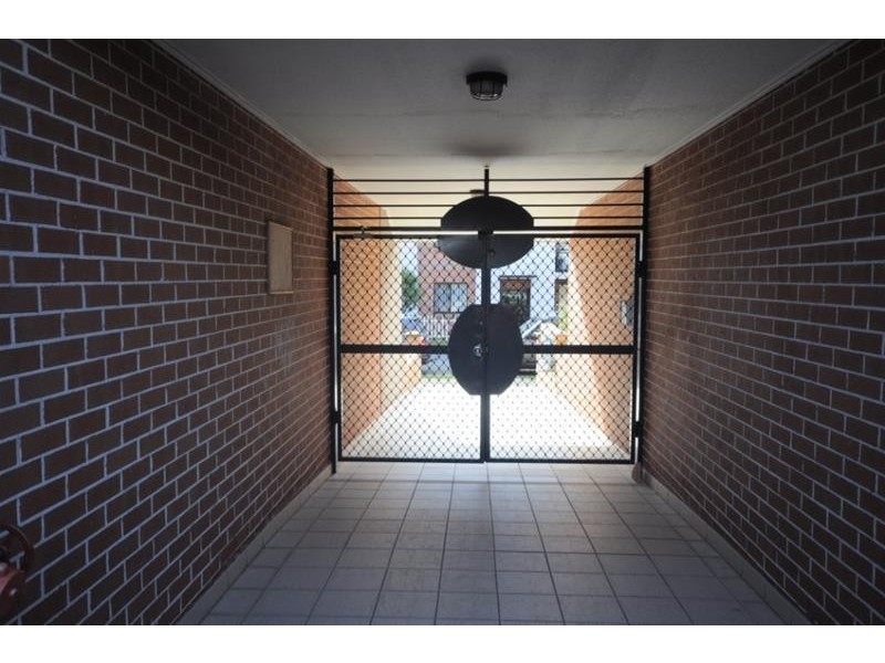 28/10-12 Wingello Street, Guildford NSW 2161