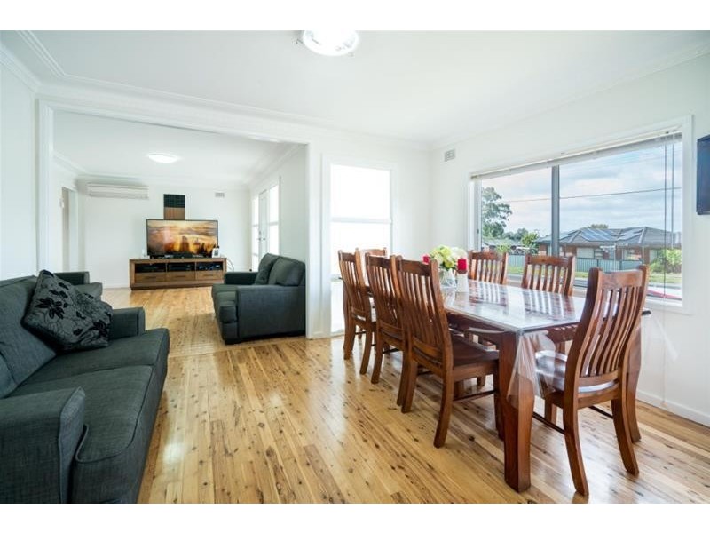 4 Vivienne Street, Woodpark NSW 2164