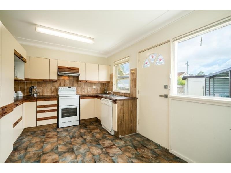 4 Vivienne Street, Woodpark NSW 2164