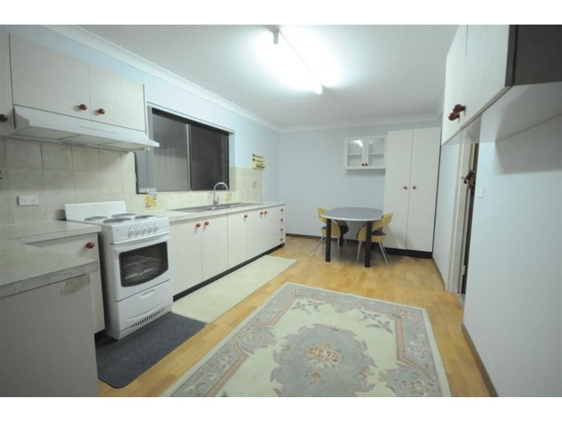 b/16 Mowle Street, Westmead NSW 2145