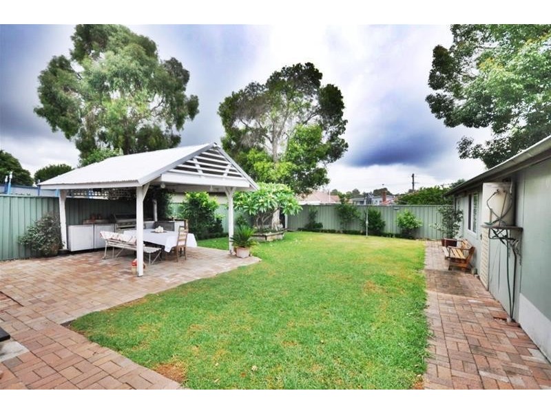 27 Berkeley Street, South Wentworthville NSW 2145