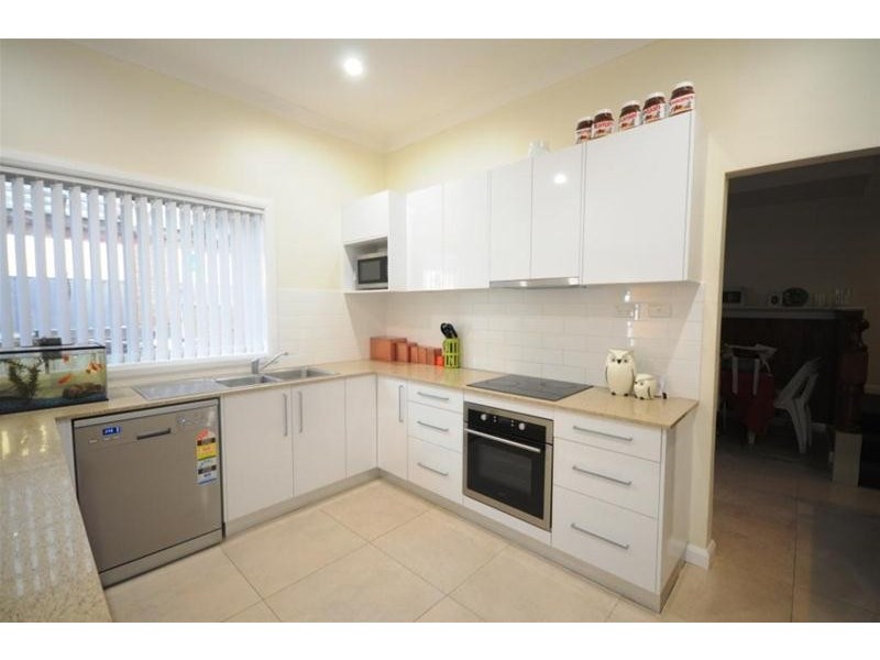 12 Robertson Street, Guildford NSW 2161