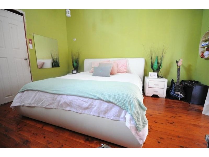 12 Robertson Street, Guildford NSW 2161