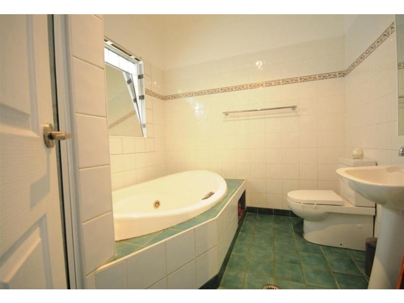 12 Robertson Street, Guildford NSW 2161