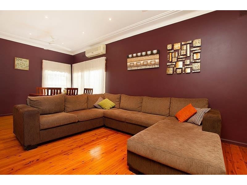 82 Bombala Street, Pendle Hill NSW 2145